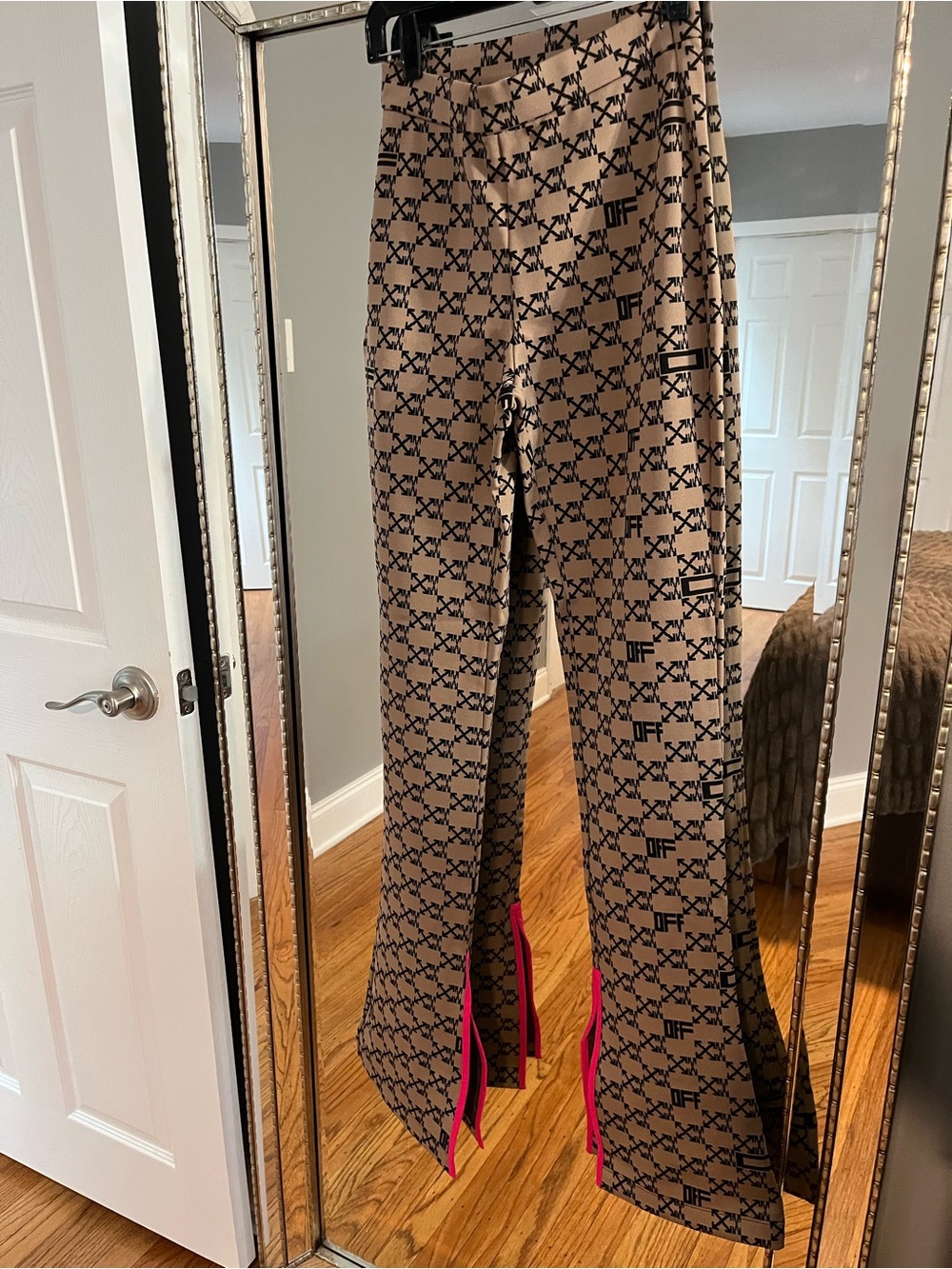 Off-White Monogram Split Leggings Brown Flare Pants with Pink Trim